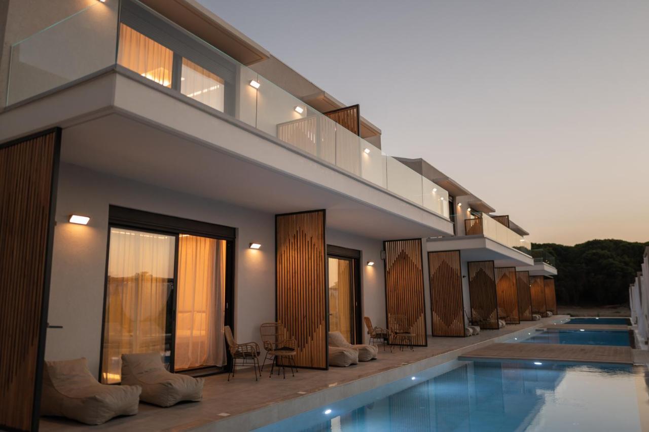 Salt Boutique Hotel Palouki Bagian luar foto