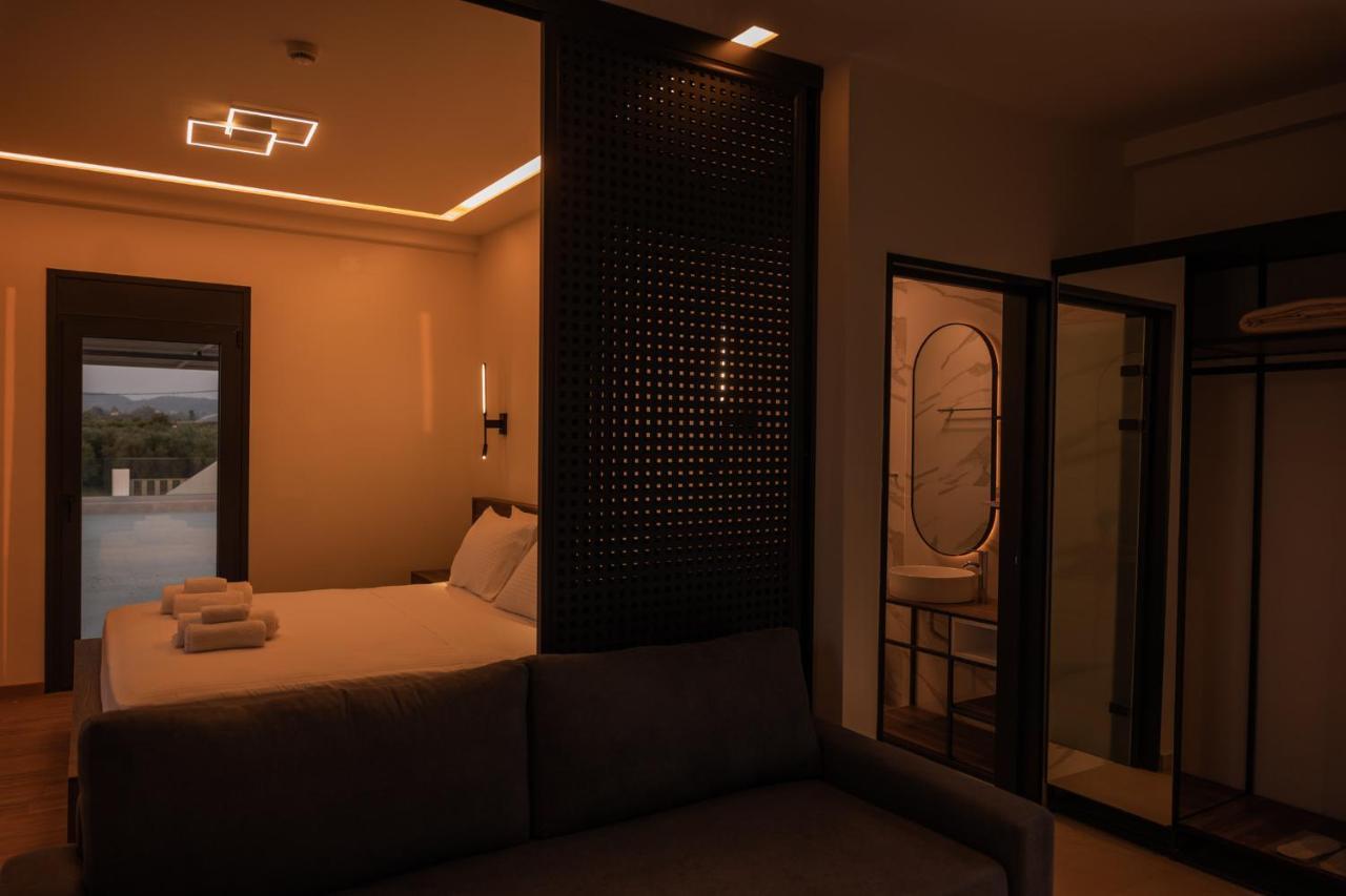 Salt Boutique Hotel Palouki Bagian luar foto
