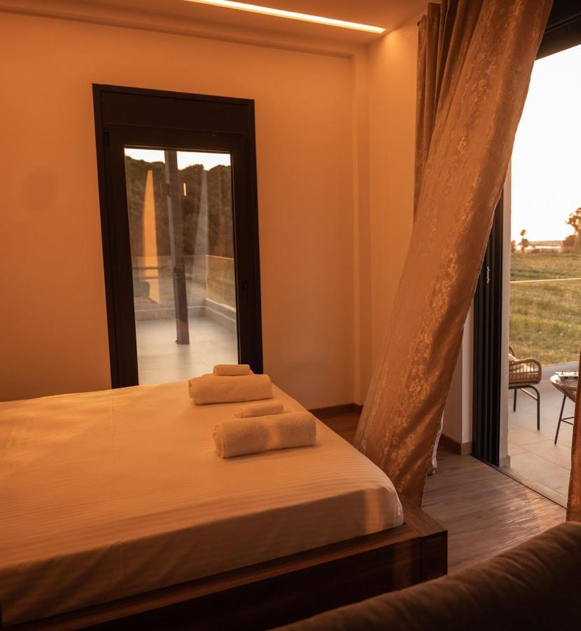 Salt Boutique Hotel Palouki Bagian luar foto