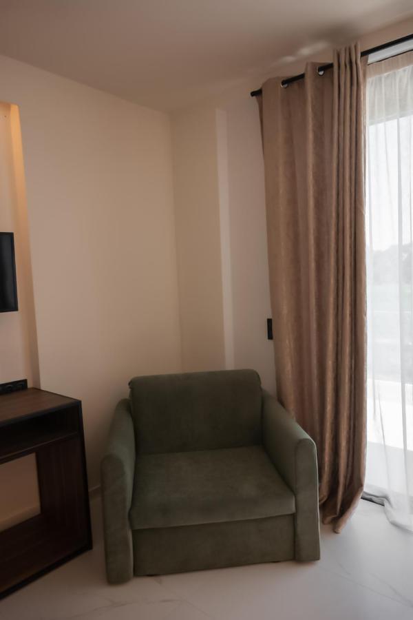 Salt Boutique Hotel Palouki Bagian luar foto
