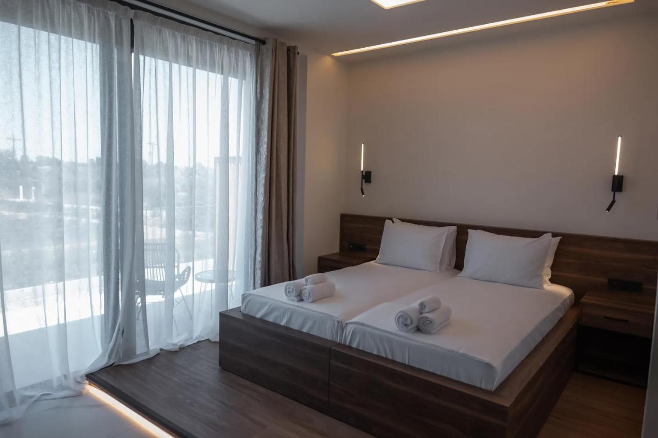 Salt Boutique Hotel Palouki Bagian luar foto